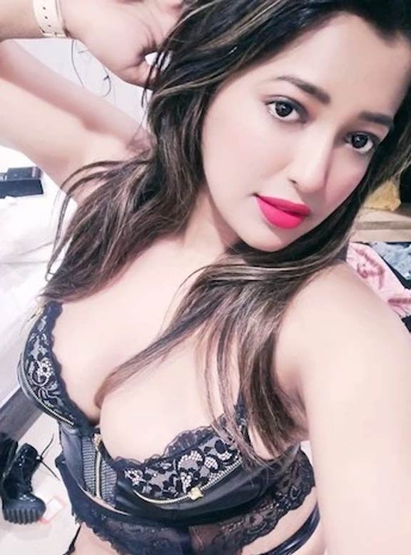 Raipur aged housewife Call Girl